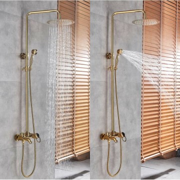 Set goudkleurige douche