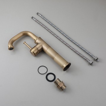 Set hoge bronskleurige wastafelkraan