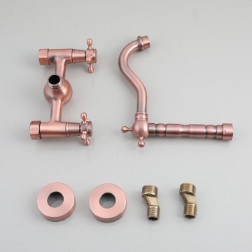 Set koperkleurige wastafelkraan
