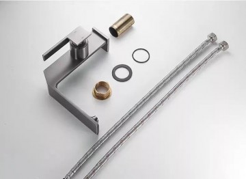 Set moderne wastafelkraan gun metal