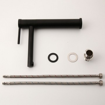 Set van de zwarte badkamerkraan