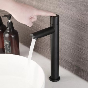 Sfeer zelfsluitende sensomatica kraan