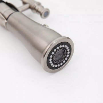 Sproeikop geborsteld nikkel keukenkraan malvizza