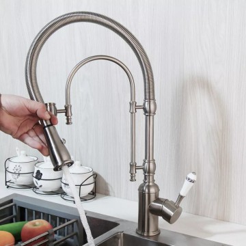 Stijlvolle geborsteld nikkel keukenkraan malvizza