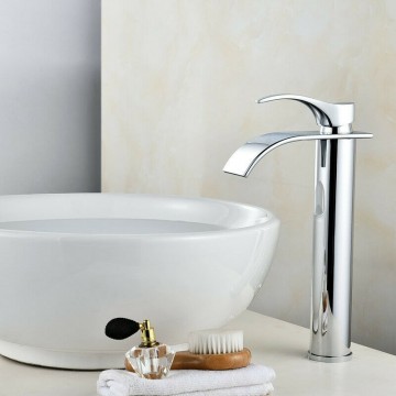 Stijlvolle wastafelkraan 0