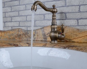 Nostalgische wastafelkraan Klassiek model Brons antiek