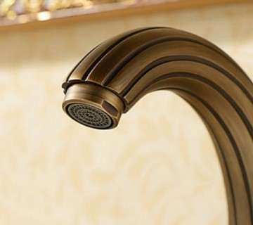 Nostalgische wastafelkraan Klassiek model Brons afgewerkt retro