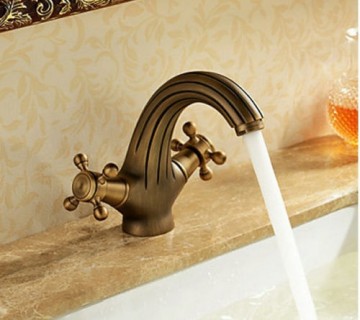 Nostalgische wastafelkraan Klassiek model Brons afgewerkt retro