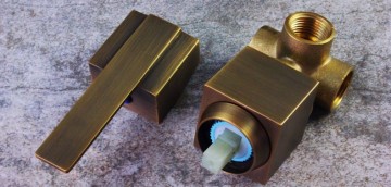 Nostalgische inbouw doucheset antiek brons. muurbevestiging