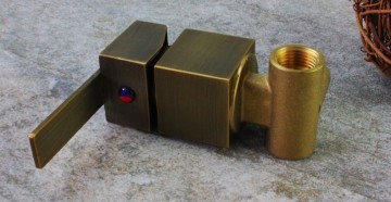 Nostalgische inbouw doucheset antiek brons. muurbevestiging