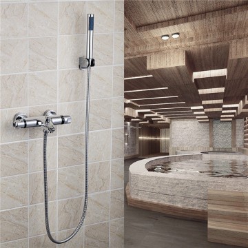 Thermostatische chroom badkraan