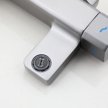 Uitloop badkraan gun metal doucheset