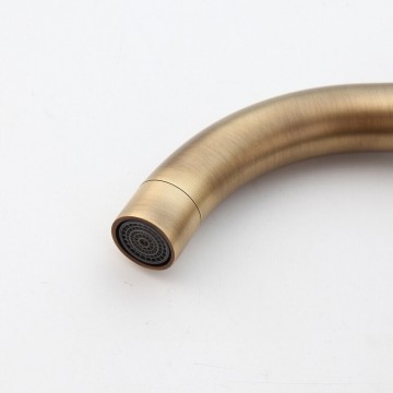 Uitloop bronskleurige inbouw wastafelkraan