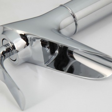 Uitloop chroom watervalkraan mengkraan
