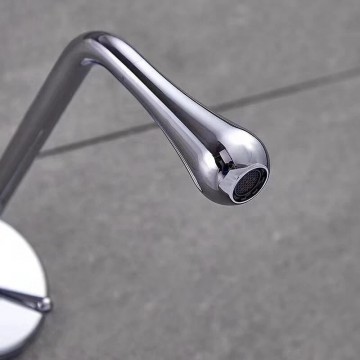 Uitloop elegante chroom muurkraan