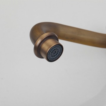 Uitloop hoge bronskleurige wastafelkraan mengkraan