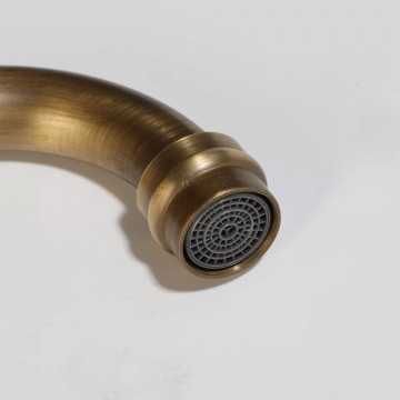 Uitloop nostalgisch bronskleurige muurkaan wastafelkraan