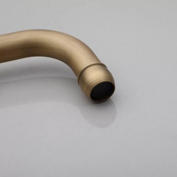 Uitloop nostalgische muurkraan bronskleurig