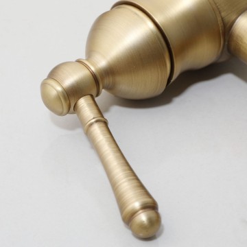 Vrijstaande bronskleurige landelijke badkraan 2