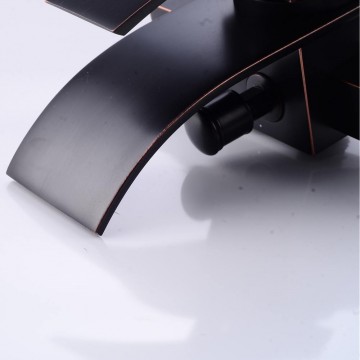 Watervalkraan barre donker