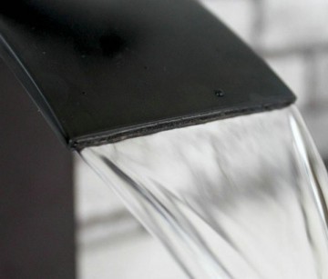 Retro waterval kraan voor wastafel Olie brons donker gekleurd