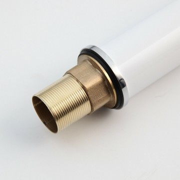 Witte stijlvolle wastafelkraan