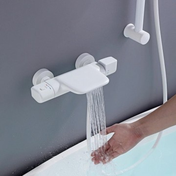 Witte thermostatische badkraan met glijstang 5