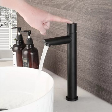 Zelfsluitende sensomatica kraan