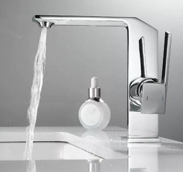 Zijkant  wastafelkraan chroom