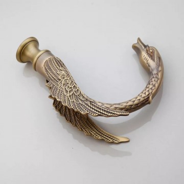 Zijkant landelijke inbouw badkraan