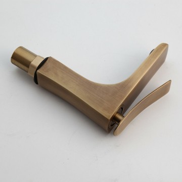 Zijn aanzicht mengkraan bronskleurig