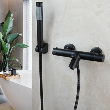 Zwarte badkraan met handdouche 0