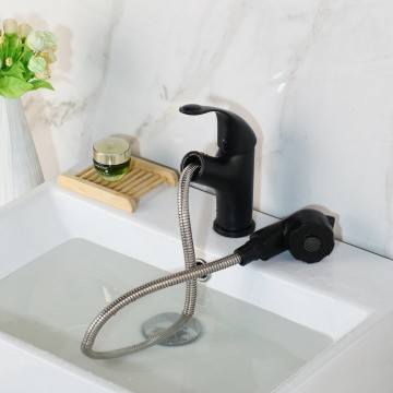 Zwarte douchekraan wastafel