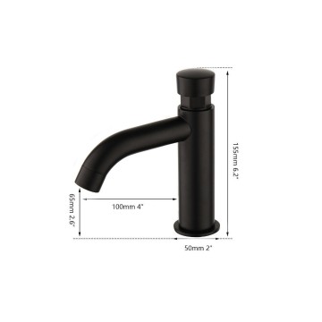 Zwarte koud kraan sluit zelf