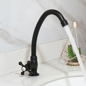 Zwarte koudwater kraan