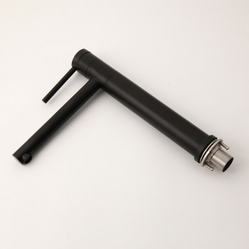 Zwarte kraan met lange uitloop