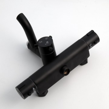 Zwarte kraan thermostaat