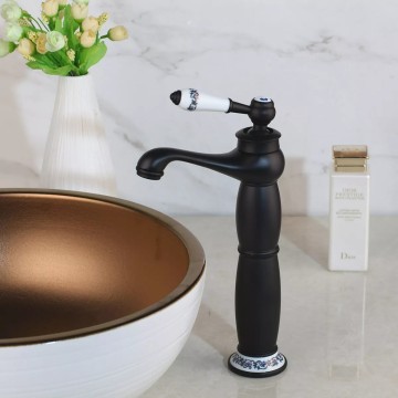 Zwarte mengkraan nostalgisch