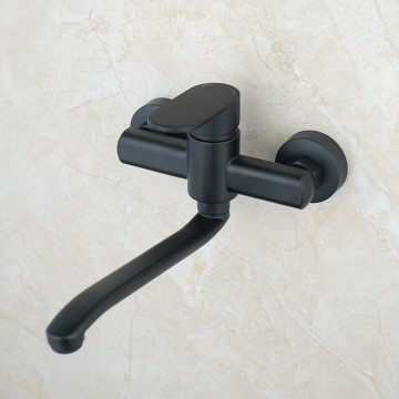 Zwarte muurkraan met draaibare tuit