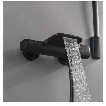 Zwarte thermostatische badkraan met glijstang 10