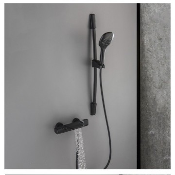 Zwarte thermostatische badkraan met glijstang 11