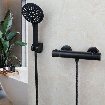 Zwarte thermostatische kraan