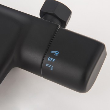 Zwarte thermostatische watervalbadkraan 7